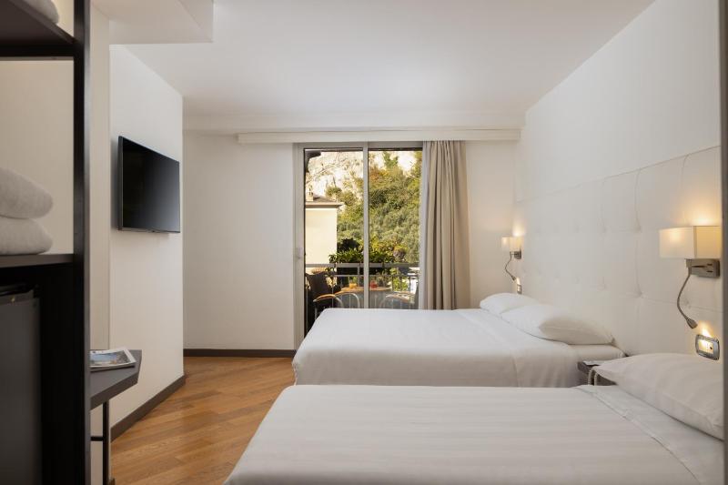 Standard Triple Room image 1