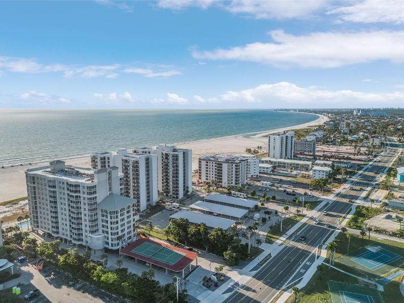 50 Shades of White - Gullwing #805 - 6620 Estero Blvd condo - image 9