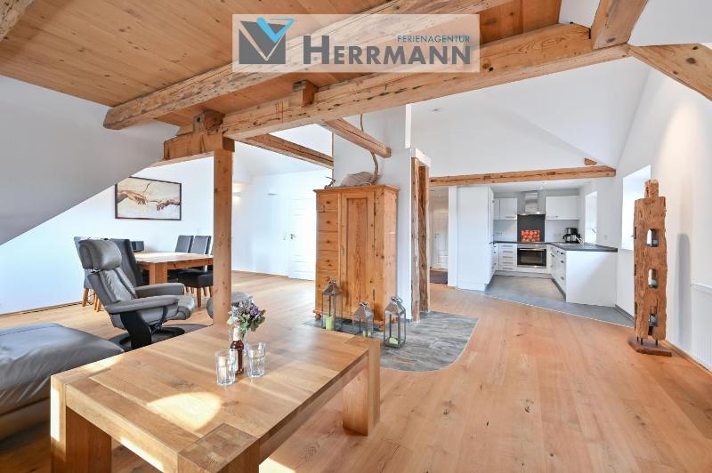 Apartment with Mountain View image 1