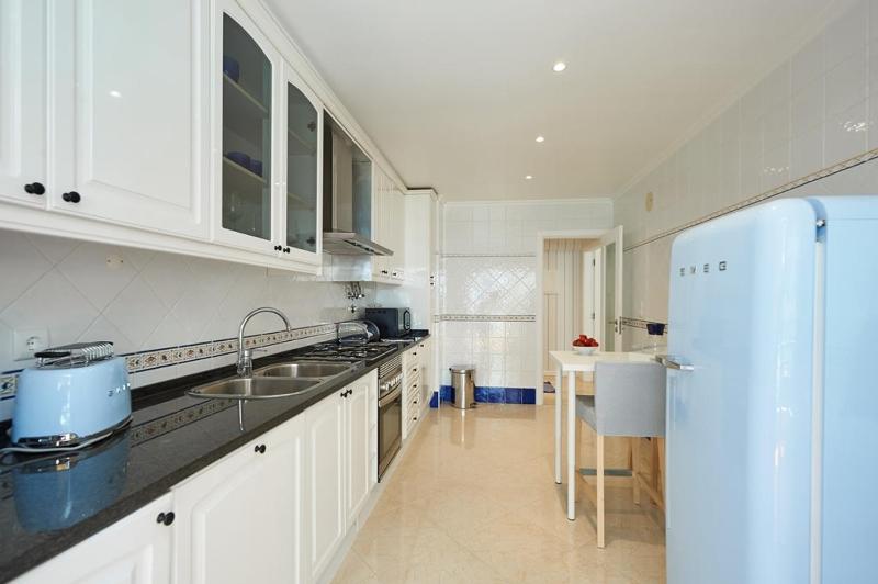 Oceanario 2 Bedroom Apartment - Sea View and Pool - image 33