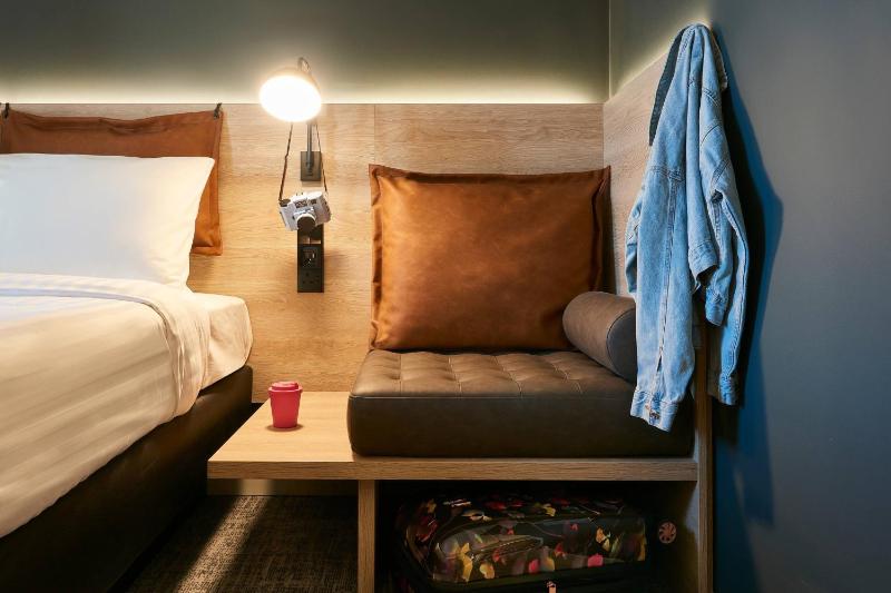 Moxy Sleeper, Guest room, 1 Queen image 3
