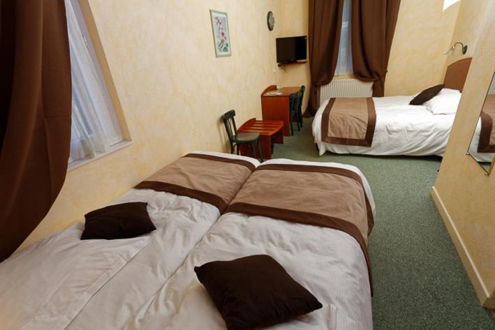 Quadruple Room image 4