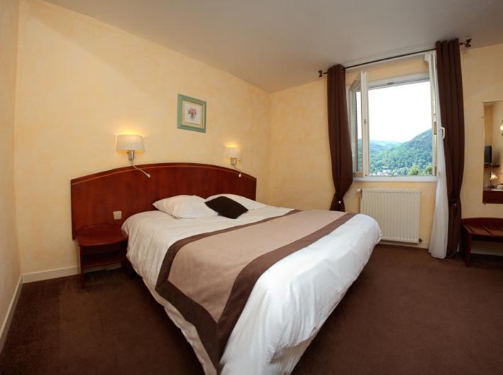 Double Room image 2
