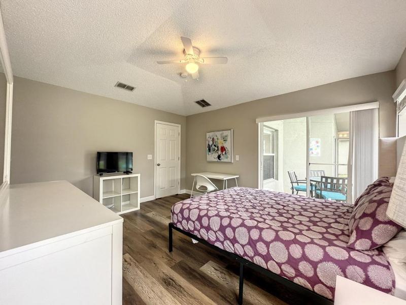 4 BED 3 BATH IN A GATED COMMUNITY WITH POOL villa - image 32
