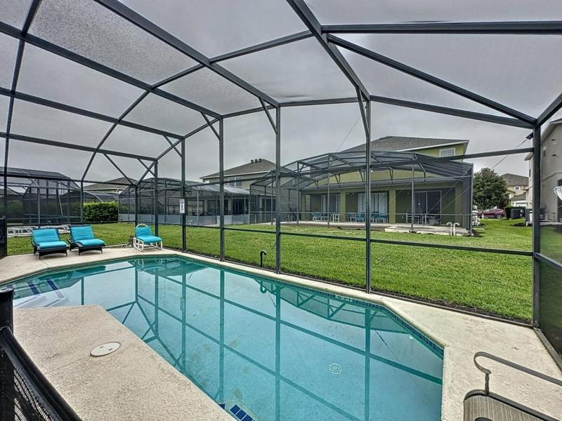 4 BED 3 BATH IN A GATED COMMUNITY WITH POOL villa - image 7