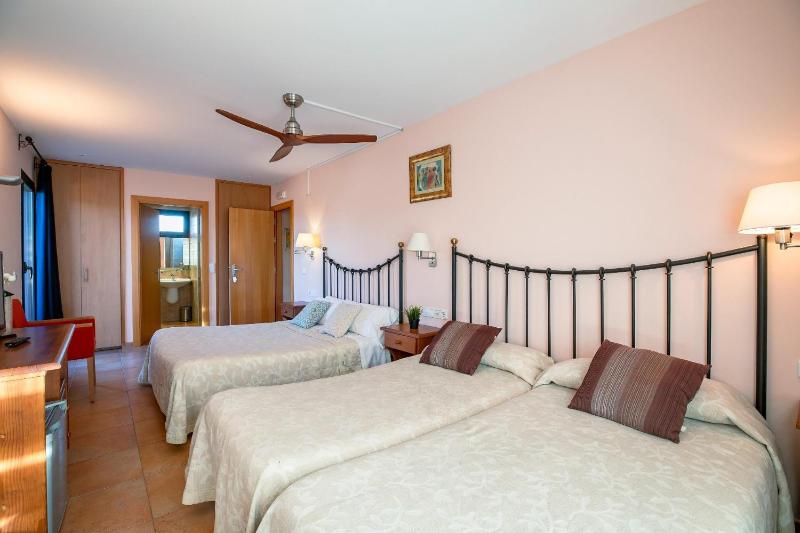Family Room with terrace  (2-5 Adults) image 2