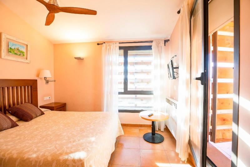 Basic Triple or Quadruple Room with terrace  image 3