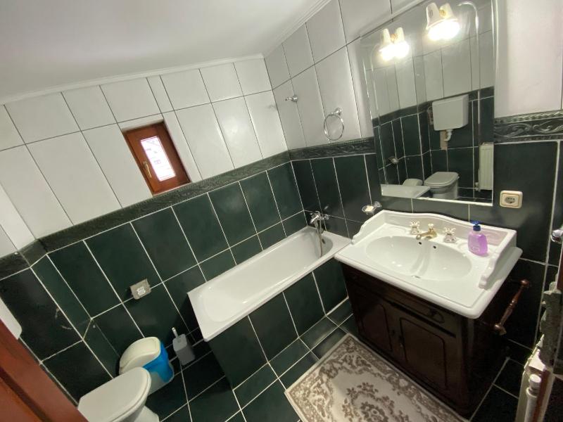 Budget Double Room image 2