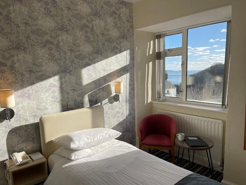 Standard Single Room image 3