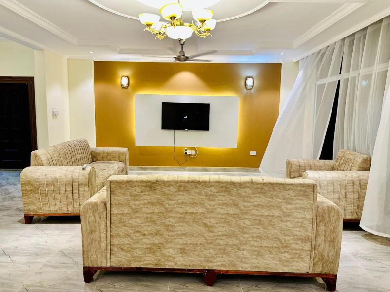 3BR Sea View Condo - image 14