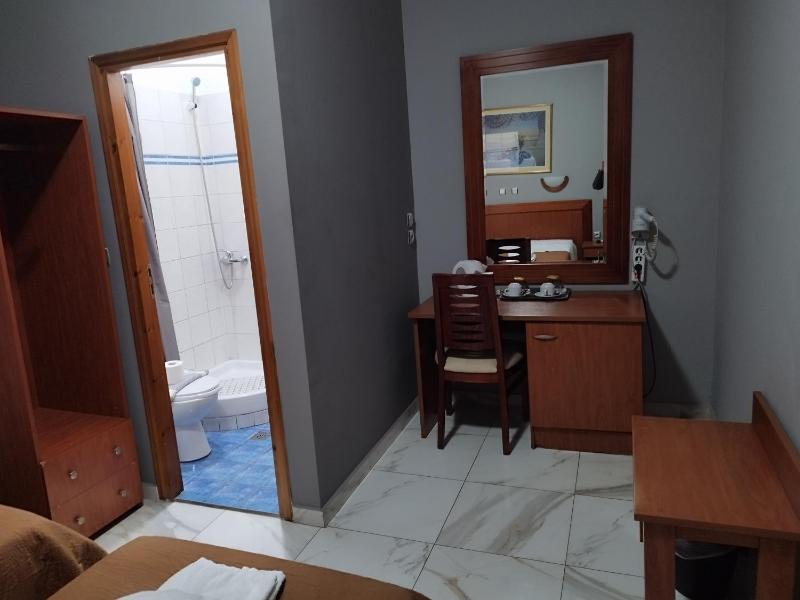 Economy Double or Twin Room image 3
