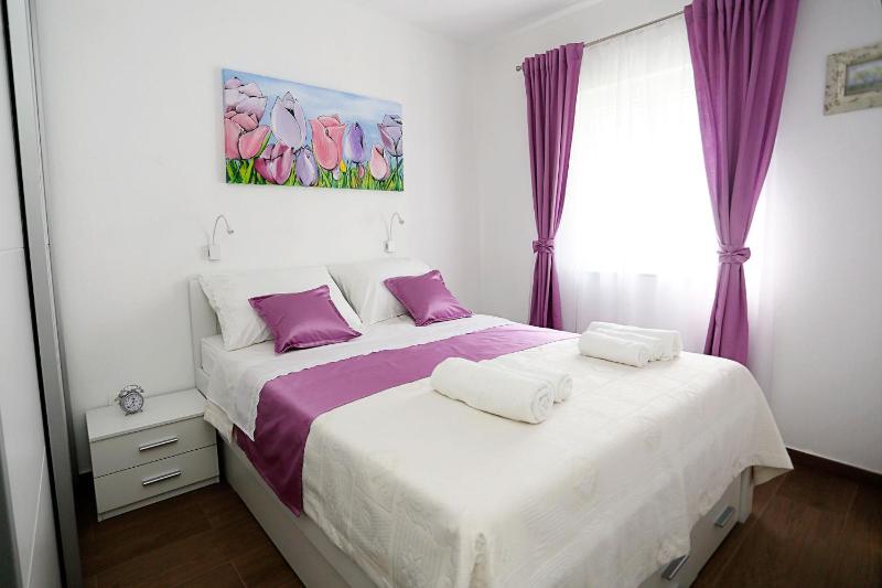 Apartment Romarin - image 16
