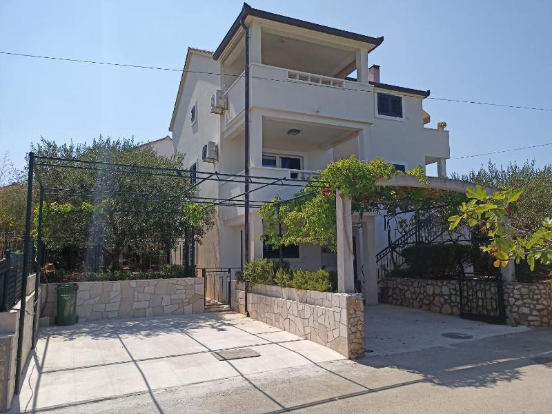 Apartment Romarin - image 15