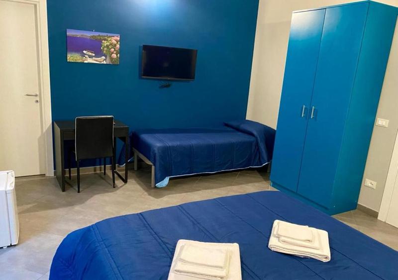 Triple Room with Private Bathroom image 2