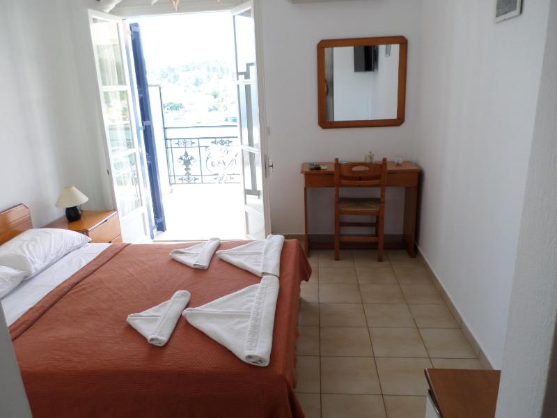 Double Room with Sea View image 1