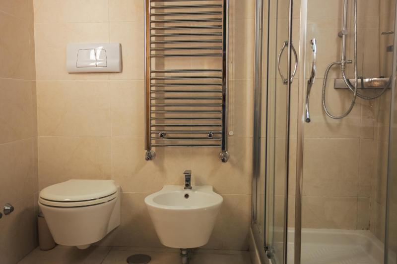 Double Room image 4