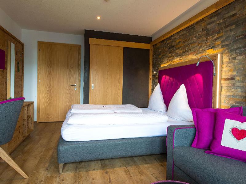 Double Room image 3