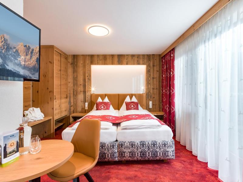 Superior Triple Room image 1