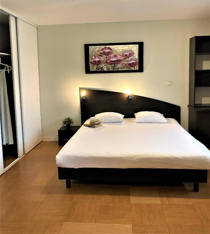 Apartment (3 Adults) image 1