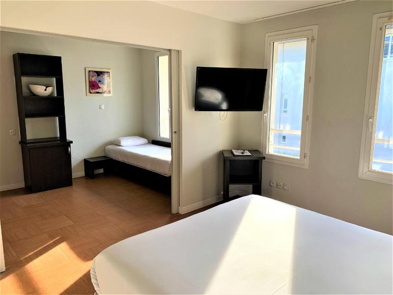 Apartment (3 Adults) image 3