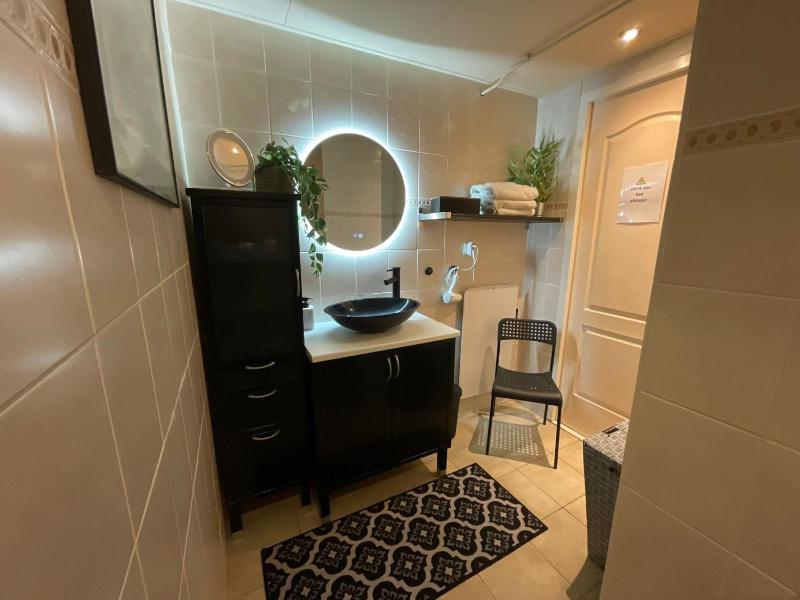Deluxe Family Room image 3