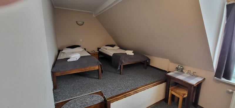 Classic Double Room image 4