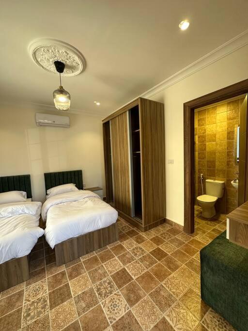 One-Bedroom Apartment image 2