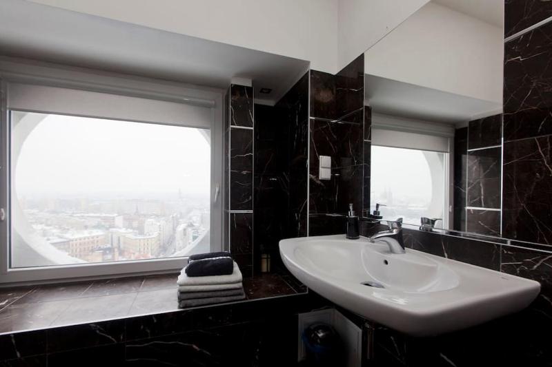 100m2 penthouse on top of the city 1000Mb/s airc. - image 45