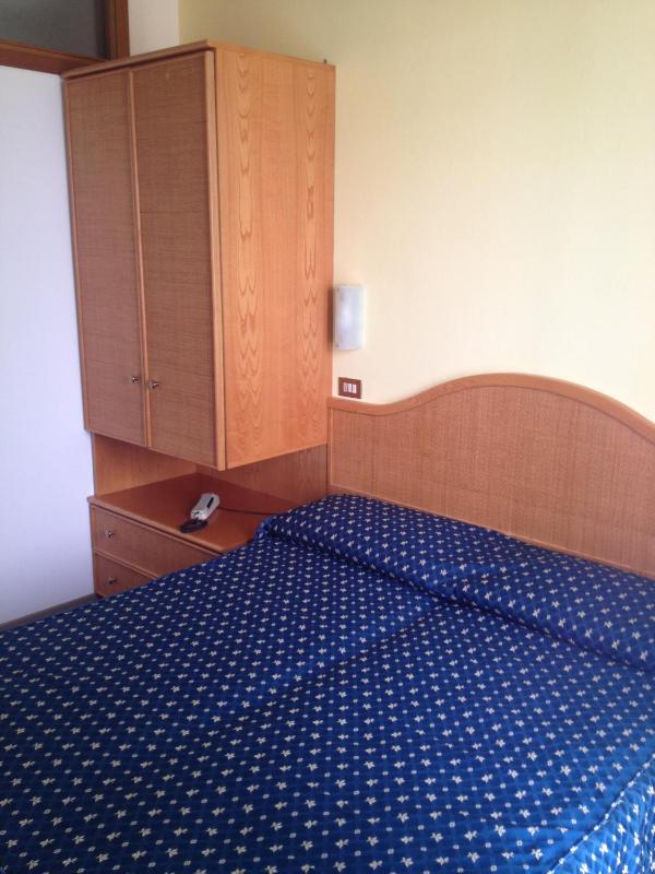 Single Room with Private Bathroom image 1