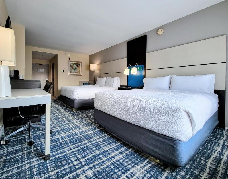 Standard Room with Two Queen Beds image 1