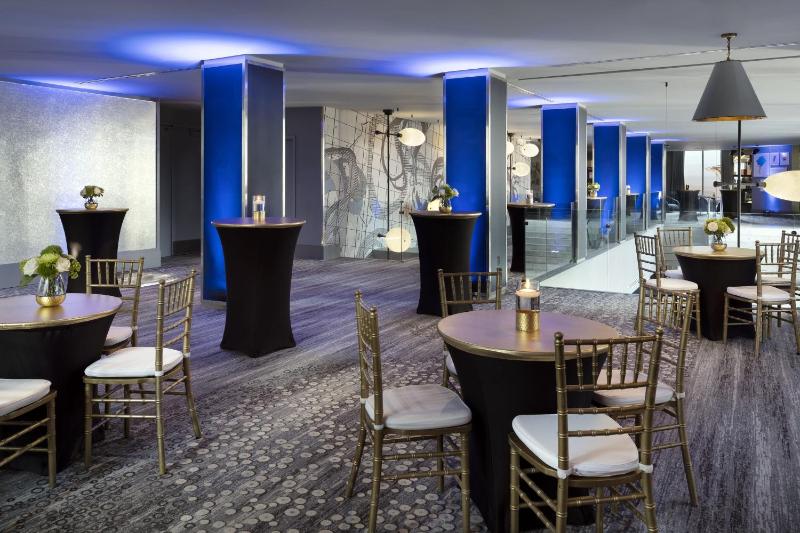 Le Meridien New Orleans - image 2