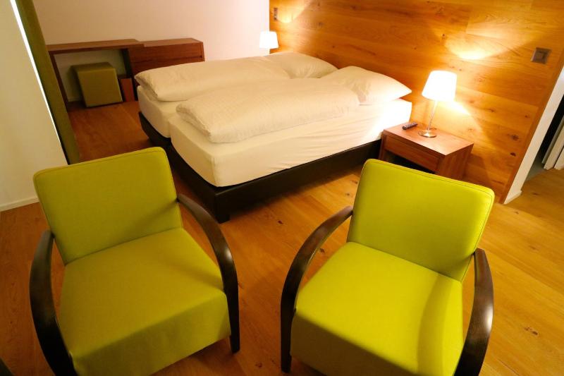 Double Room with Mountain View image 4