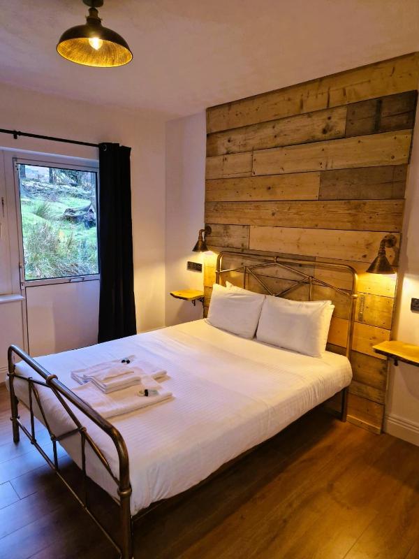 Double Room image 4