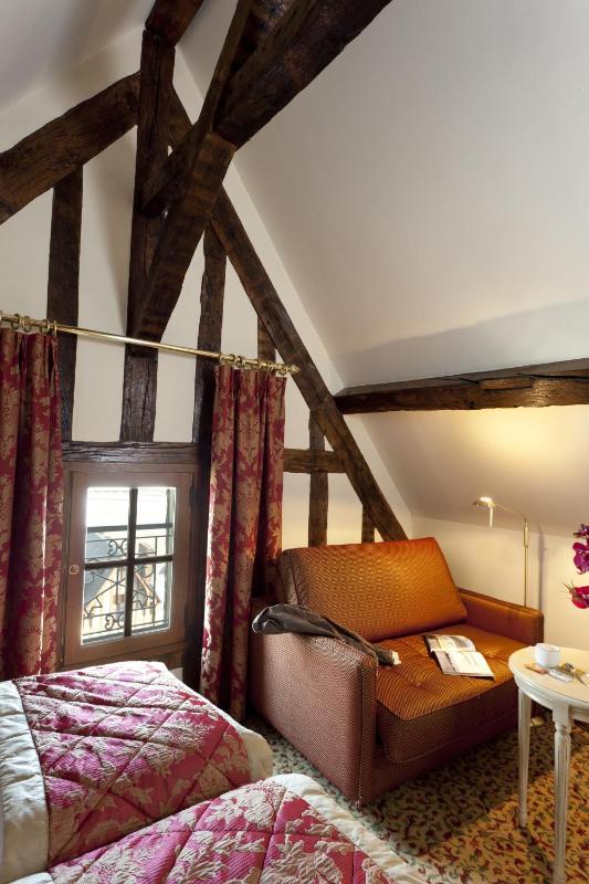 Superior Twin Room with Sea View image 4