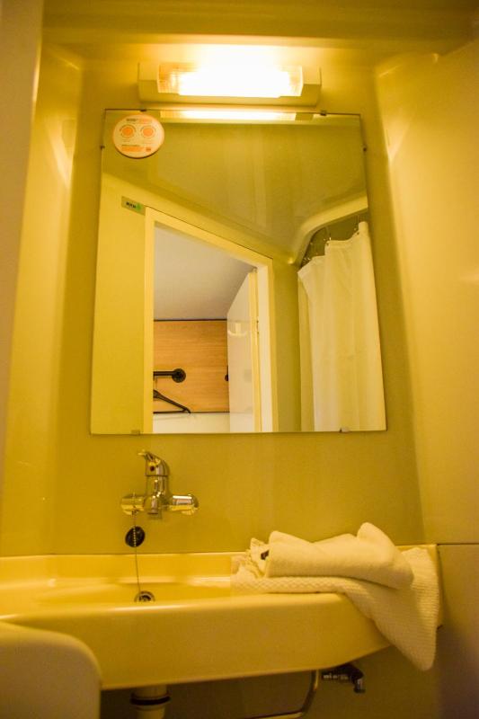 Double Room image 4