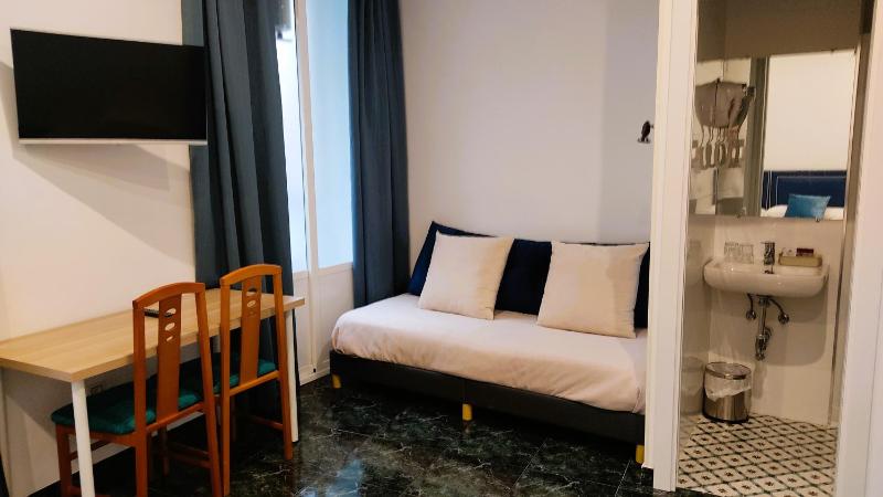 Hostal Bruña Paseo del Prado - image 6