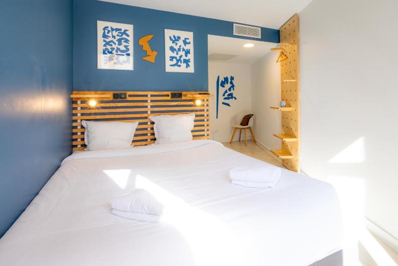 Superior Double or Twin Room image 1