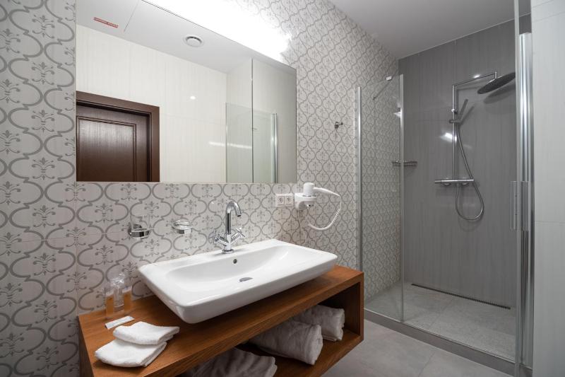 Standard Double or Twin Room image 2
