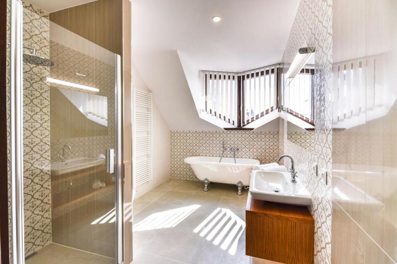 Luxury Triple Room image 2