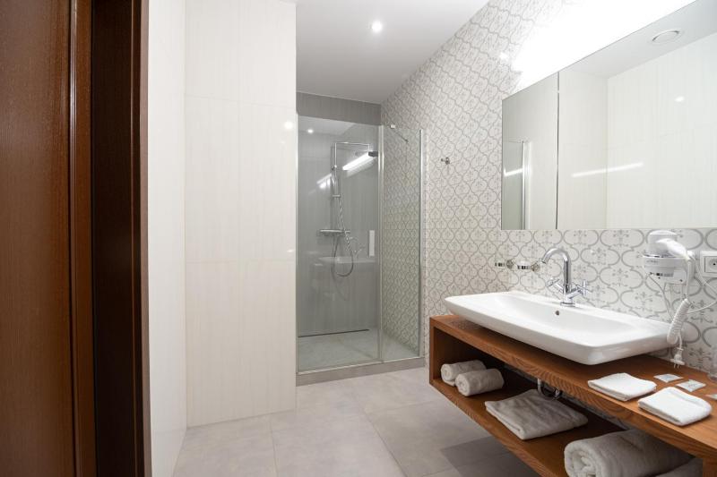 Standard Double or Twin Room image 2