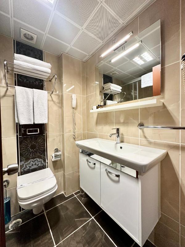 Double or Twin Room with Bosphorus View image 4