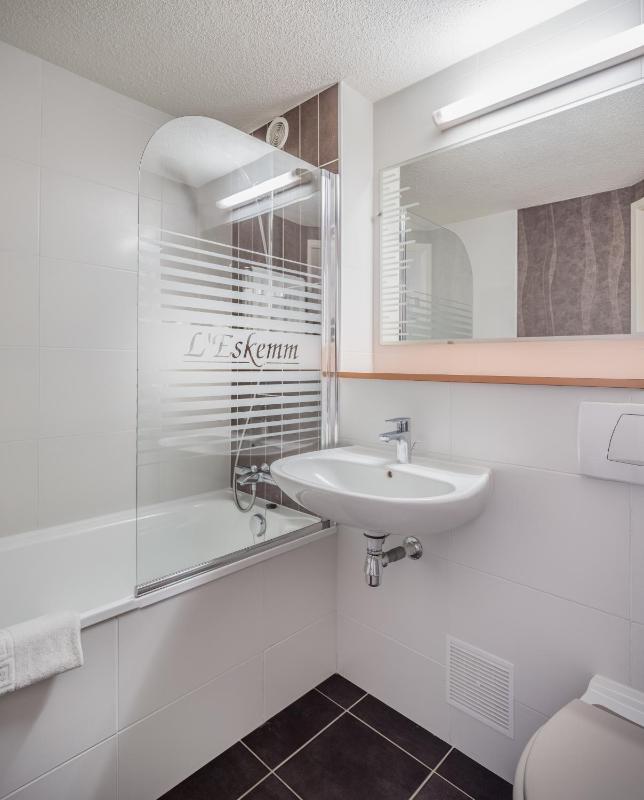 Twin Room image 1