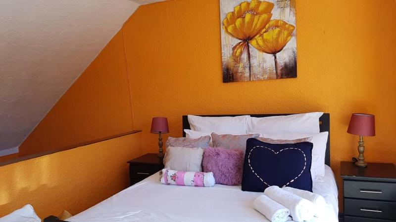 Best Location borehole water FREE WIFI 5min to CBD - image 4