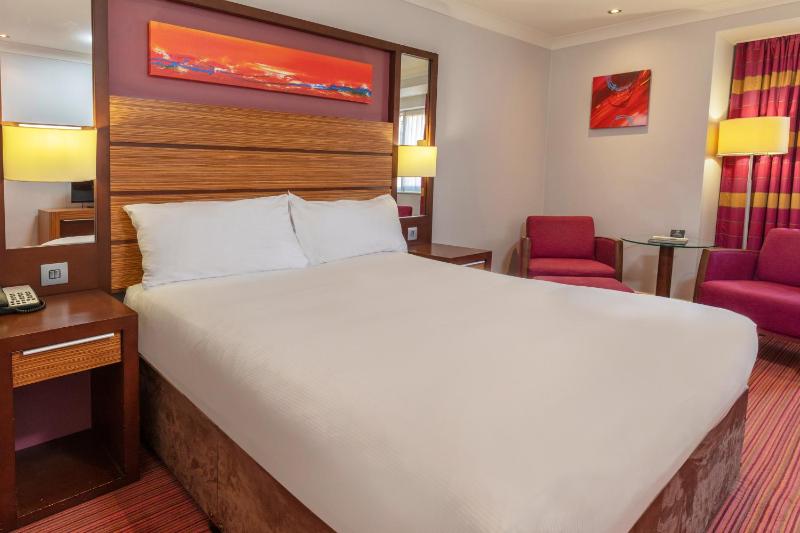 Classic Double Room image 3