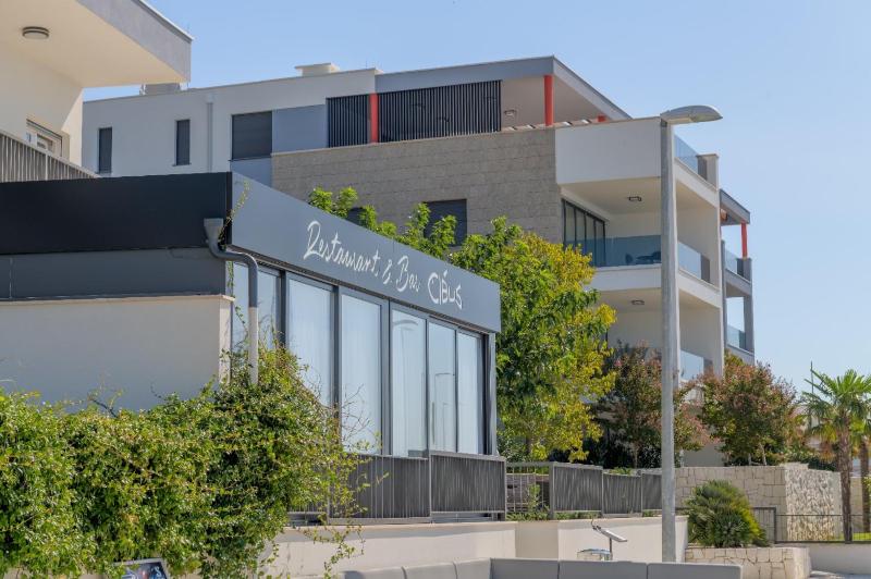Superior Apartment image 1
