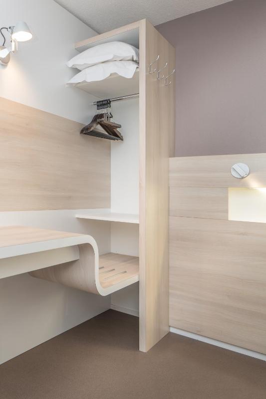 Twin Room image 3