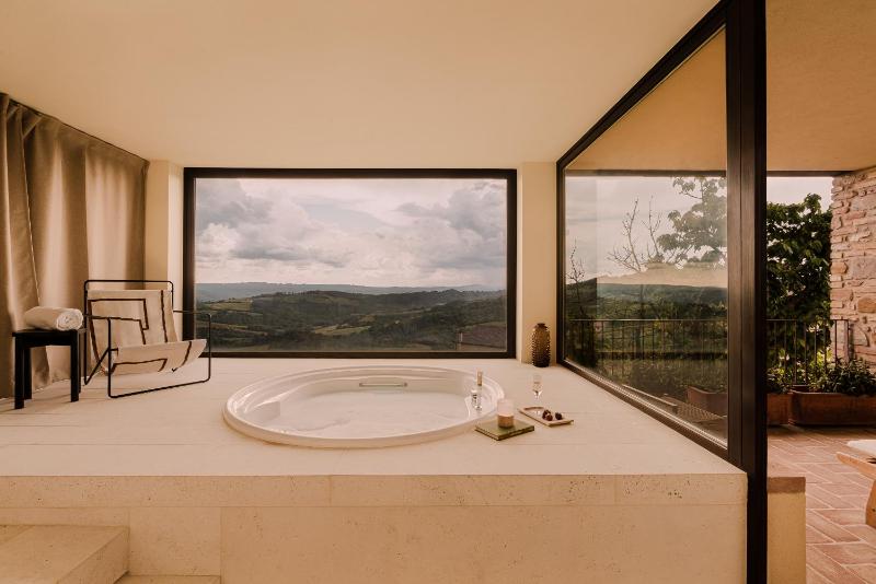 Suite with Spa Bathtub image 2