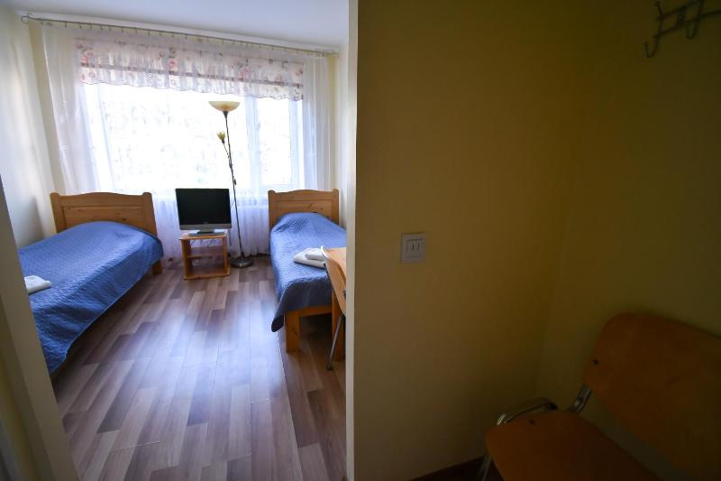 Twin Room image 1