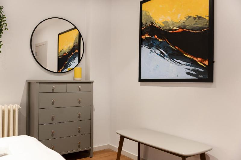 One-Bedroom Apartment image 2