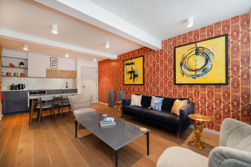 One-Bedroom Apartment image 3